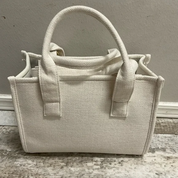 NWt winnie the pooh purse - Picture 2 of 5